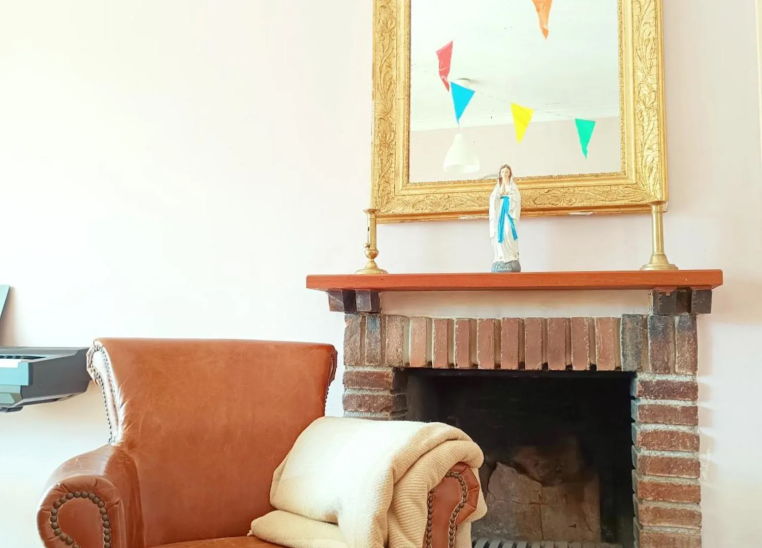 House With Pool Near Park Guell location